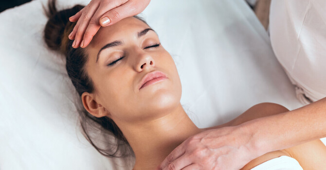 ​Sacred Harmony: The Fusion of Acupressure and Reiki